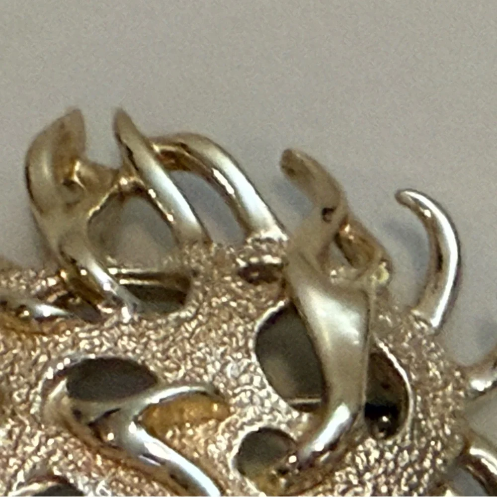 Vtg 70s Sarah Coventry Sea Urchin Brooch Pin‎ Gold Tone Metal Mixed Texture 3-D